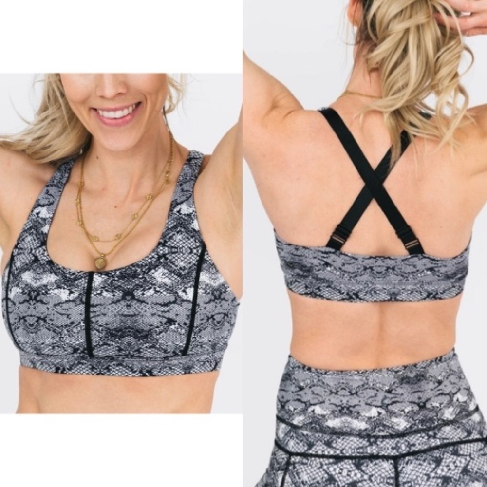Zyia Black & White Snake Cobra Metallic Adjustable Light N Tight Sport Bra Small